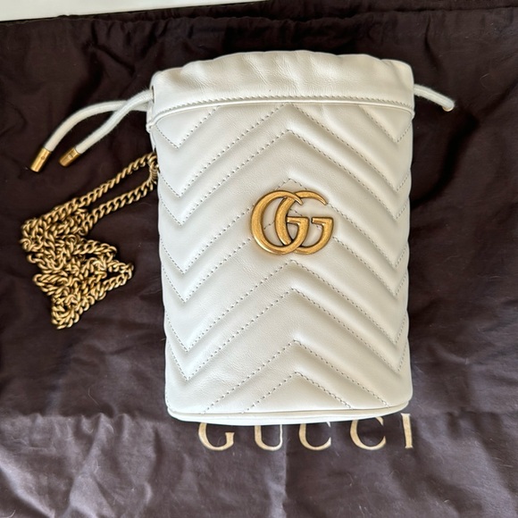 Gucci GG Marmont Mini Bucket bag - Picture 3 of 11